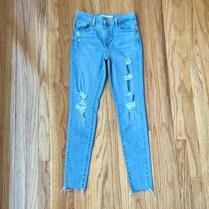Levi’s 720 Distressed Light Blue Jeans high rise súper skinny womens size 26
